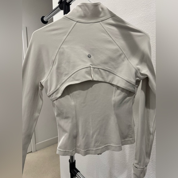 Lululemon Nulu Cropped Define Jacket
NWOT!
Color: WHITE OPAL
Size 6 - Picture 5 of 5